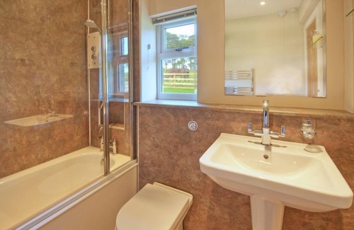 Berwick-upon-Tweed House | THREE ACRE COTTAGE - peaceful, rural location with impressive views