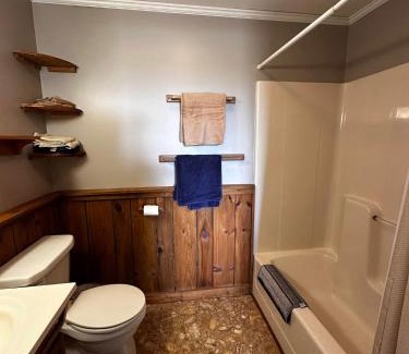 Jamestown Cabin | Three Bear Lodge