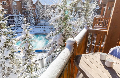 Canmore Condo | Three Bears Hydeaway at Stoneridge