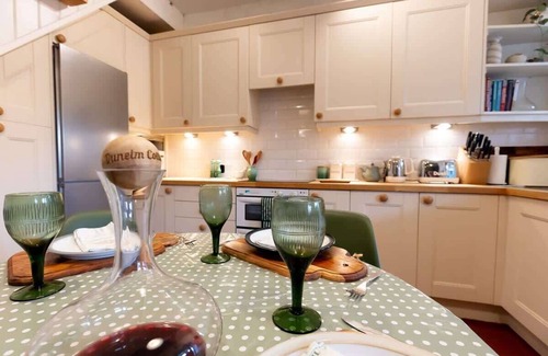Peak District House | Three Bed Cottage in the heart of the Peaks