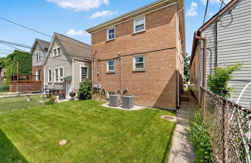 Clearing Apartment | Three Bed Spacious Comfy Apt by Midway Airport