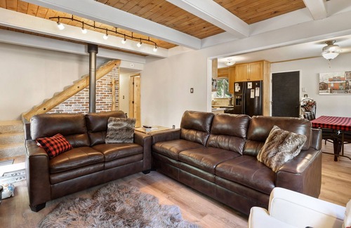North Upper Truckee House | Three bed two bath nestled in the forest