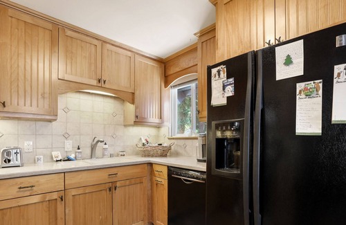 North Upper Truckee House | Three bed two bath nestled in the forest