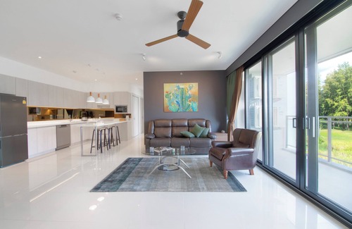 Bang Tao Apartment | THREE-BEDROOM APARTMENT, SEAVIEW and LAKEVIEW by Continent
