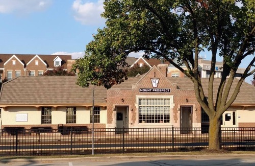 Mount Prospect Apartment | Three bedroom apartment in very convenient location!