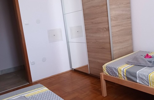 Gornje Selo Apartment | Three bedroom apartment with terrace Gornje selo, Šolta (A-21133-a)