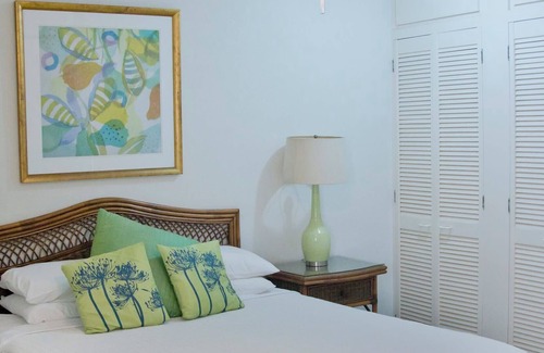 Hastings Cottage | Three Bedroom Apartment on the Beach
