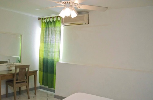 Hastings Cottage | Three Bedroom Apartment on the Beach