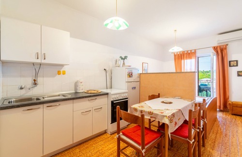 Krvavica Apartment | Three bedroom apartment with terrace and sea view Krvavica, Makarska (A-6749-a)