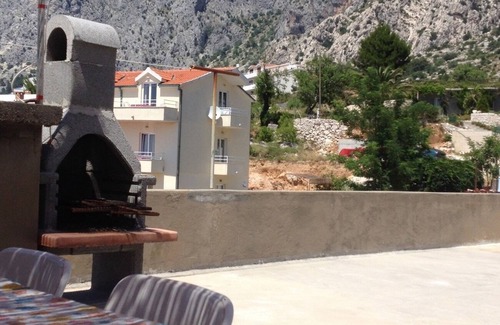 Drasnice Apartment | Three bedroom apartment near beach Drašnice, Makarska (A-23448-b)