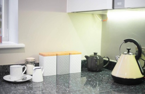 Saint Paul's House | Three bedroom apartment near Cabot Circus w.Parking sleeps 5 - Hopewell