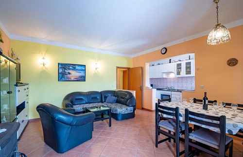Kneza Apartment | Three bedroom apartment near beach Kneža, Korčula (A-10168-c)
