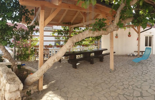 Metajna Apartment | Three bedroom apartment with terrace and sea view Metajna, Pag (A-6498-a)