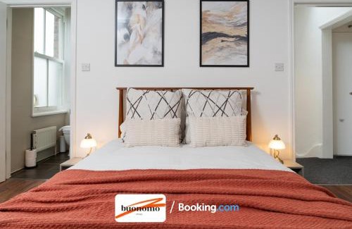 Wimbledon Apartment | Three Bedroom Apartment At Buonomo Stays Short Lets & Serviced Accommodation close to Wimbledon Tennis Courts