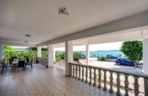 Bibinje Apartment | Three bedroom apartment near beach Bibinje, Zadar (A-5780-d)