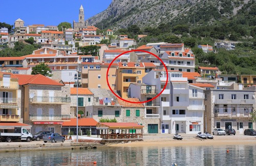 Igrane Apartment | Three bedroom apartment near beach Igrane, Makarska (A-18405-c)