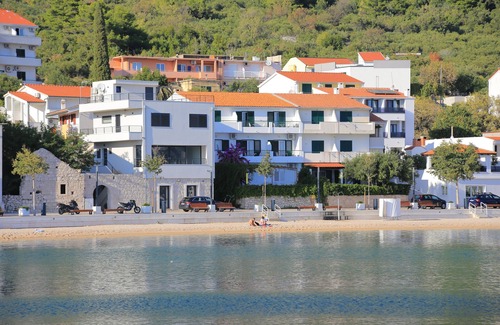Igrane Apartment | Three bedroom apartment near beach Igrane, Makarska (A-6653-a)