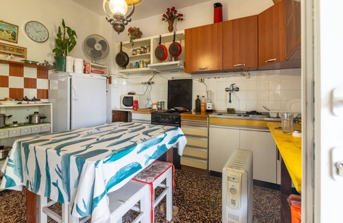 Bobovisca Apartment | Three bedroom apartment near beach Bobovišća na Moru, Brač (A-5682-a)