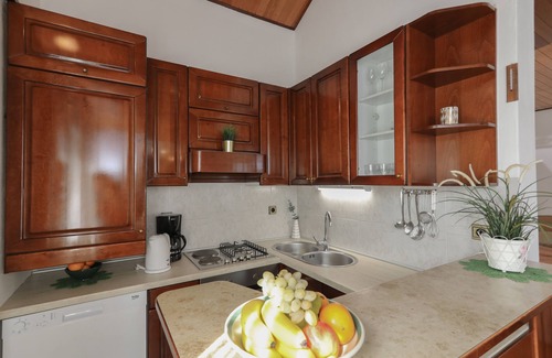 Postira Apartment | Three bedroom apartment near beach Postira, Brač (A-6053-a)