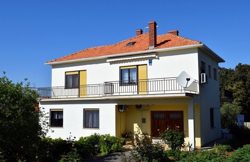 Batalaza Apartment | Three bedroom apartment with terrace and sea view Ugljan (A-8493-a)