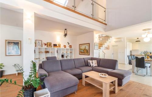 Vela Glavica Apartment | Three-Bedroom Apartment In Lumbarda