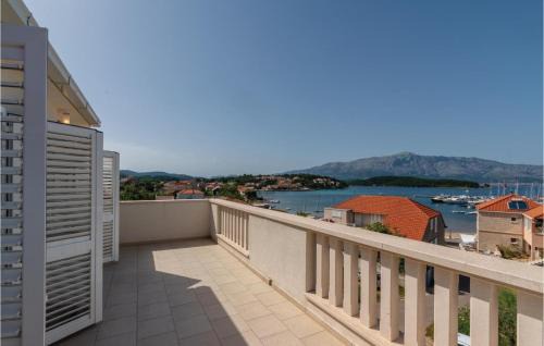 Vela Glavica Apartment | Three-Bedroom Apartment In Lumbarda