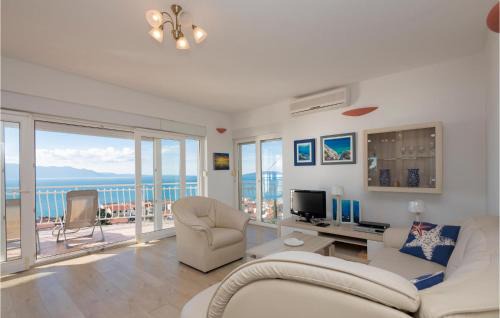 Podaca Apartment | Three-Bedroom Apartment In Podaca