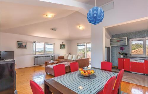 Ploce Apartment | Three-Bedroom Apartment In Rogotin