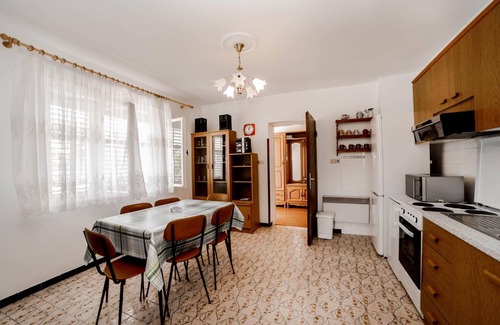 Barbat na Rabu Apartment | Three bedroom Apartment JASKO 1 near the sea