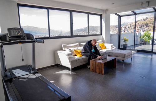 Primavera Apartment | Three Bedroom Apartment w/Balcony Near the City Center in Cusco