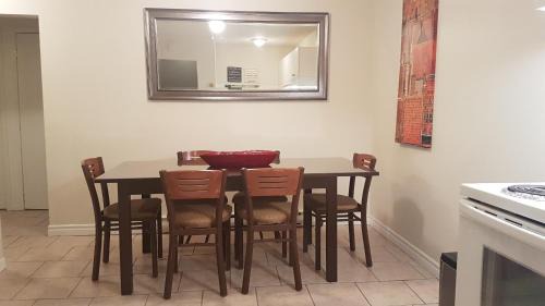 Downtown Gatineau Apartment | Three-Bedroom Apartment Sweet #6 by Amazing Property Rentals