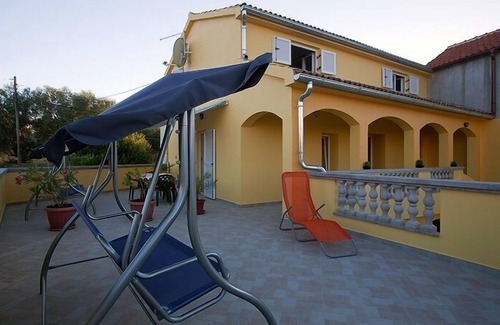 Poljana Apartment | Three bedroom apartment with terrace Poljana, Ugljan (A-8523-a)