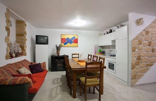 Poljana Apartment | Three bedroom apartment with terrace Poljana, Ugljan (A-8523-c)