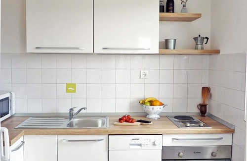 Maslinica Apartment | Three bedroom apartment with balcony and sea view Maslinica, Šolta (A-5176-a)