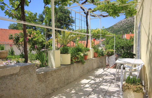 Trsteno Apartment | Three bedroom apartment with terrace Trsteno, Dubrovnik (A-9015-a)