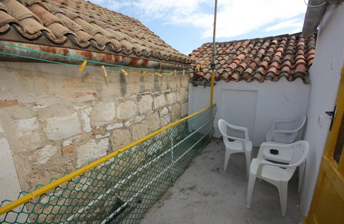 Cove Rogacic Apartment | Three bedroom apartment with terrace Vis (A-2477-b)