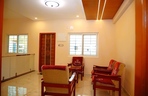 Tiruchanur Villa | Three bedroom Brand NEW Luxurious Villa located behind Taj Hotel.
