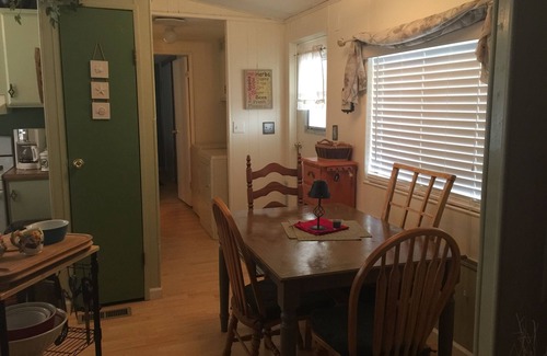 Holiday Shores House | Three Bedroom Bungalow One Block From River's Edge!
