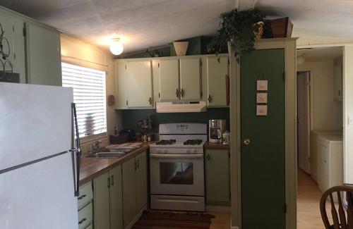 Holiday Shores House | Three Bedroom Bungalow One Block From River's Edge!