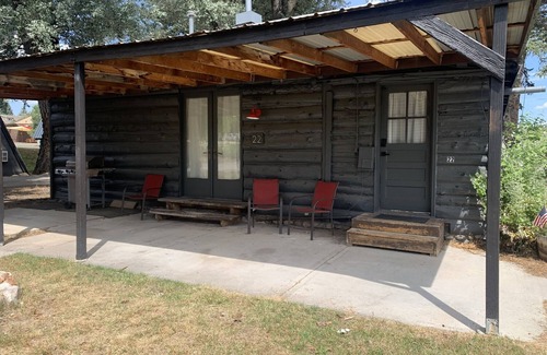Meeker Apartment | Three Bedroom Cabin with Full Kitchen