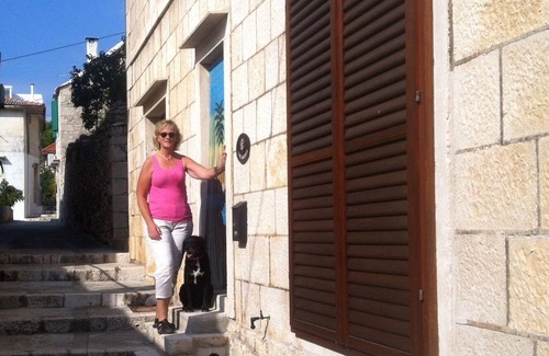 Povlja House | Three-bedroom classic stone house with wine cellar and olive grove near the sea
