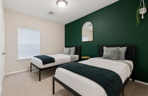 Southeast Houston House | Three Bedroom ClubHaus