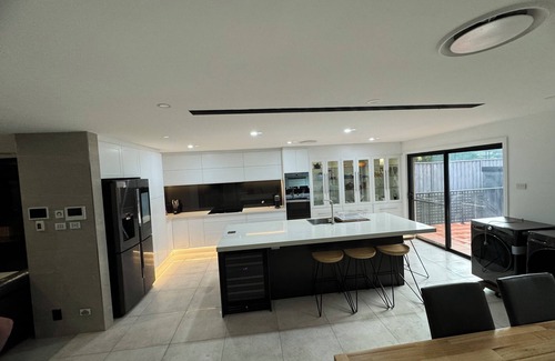 Valentine House | Three Bedroom Cockatoo Lodge