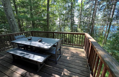 Traverse City House | Three Bedroom Cottage on Long Lake