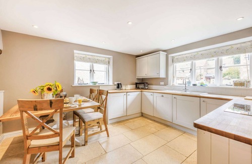 Little Rissington Cottage | Three bedroom Cotswold holiday home near Bourton-on-the-Water -The Old Farmhouse