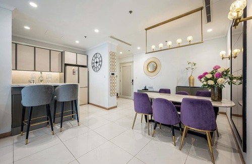 Hang Xanh Apartment | Three-Bedroom Deluxe Apartment