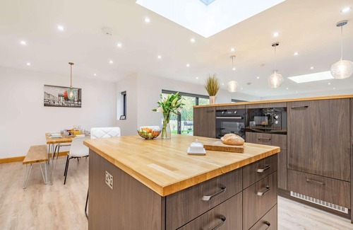 Stroud House | Three bedroom dog friendly holiday home in the Cotswolds - The New Bakehouse