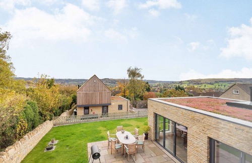Stroud House | Three bedroom dog friendly holiday home in the Cotswolds - The New Bakehouse
