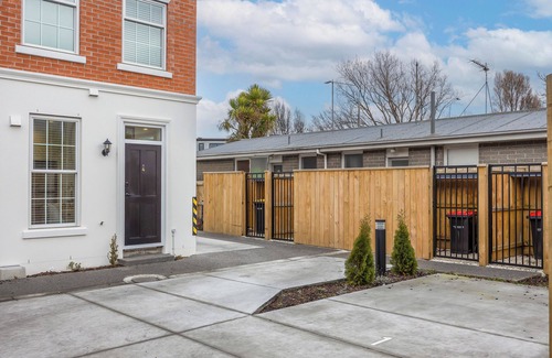 Christchurch City Centre Apartment | Three Bedroom Georgian Retreat