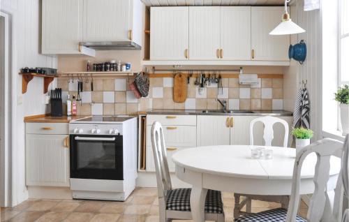 Grythyttan House | Three-Bedroom Holiday Home In Grythyttan